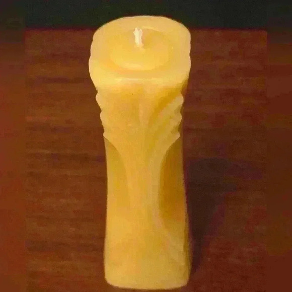 100% Beeswax Hand  Crafted Candle - Vase - Picture 4 of 4